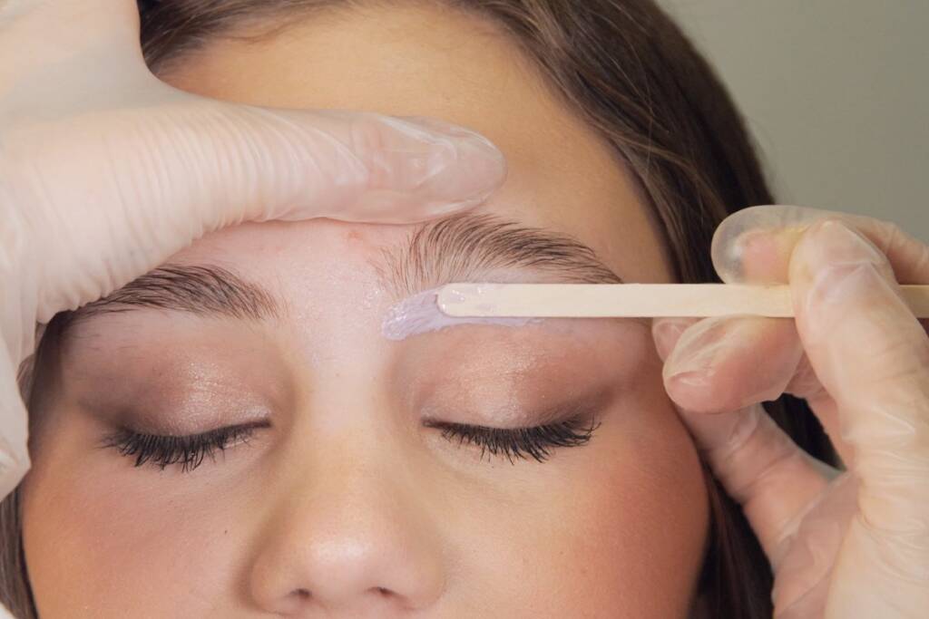facial-waxing-eyebrows treatment for smooth, hair-free skin