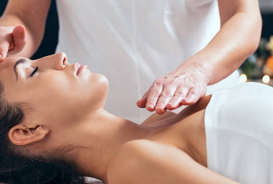 Reiki wellness treatment at Rowan and Peridot Collective in Lethbridge